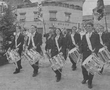 La fanfare Béroche-Bevaix inaugurait hier ses nouveaux uniformes (Taille: 30k)